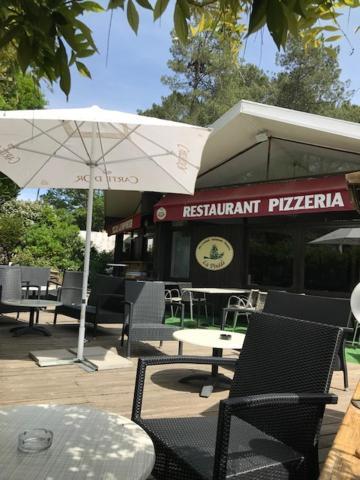Village Vacances Aux Villages Sous Les Pins Леон Экстерьер фото